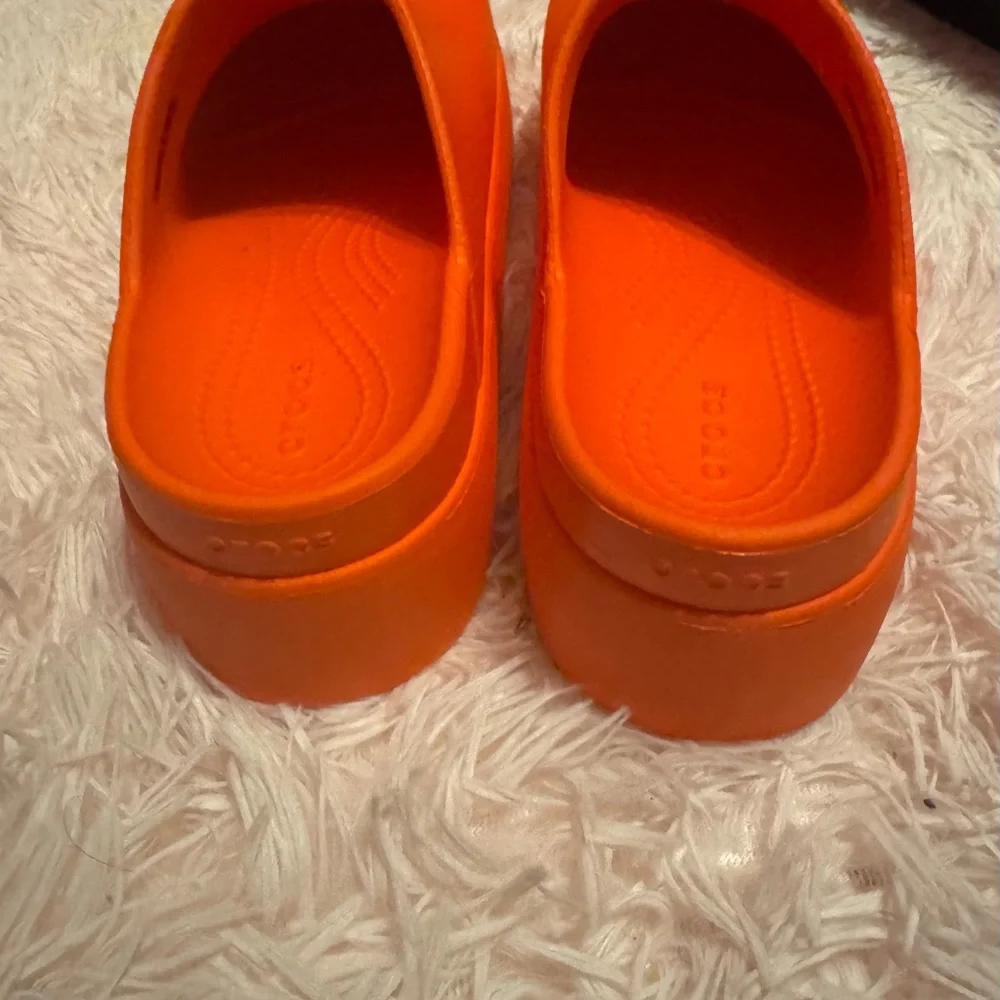 CROCS red/orange size 7 - Picture 6 of 8